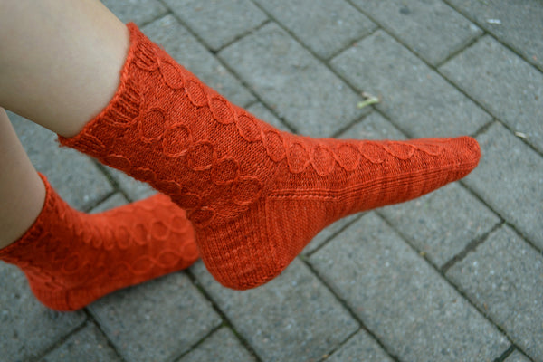 Chain Link Socks knitting pattern - Sweet Paprika Designs