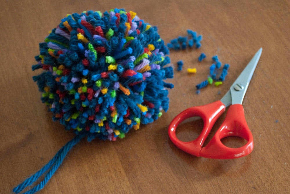 How to Make Multicolor Pom Poms - The Woolery