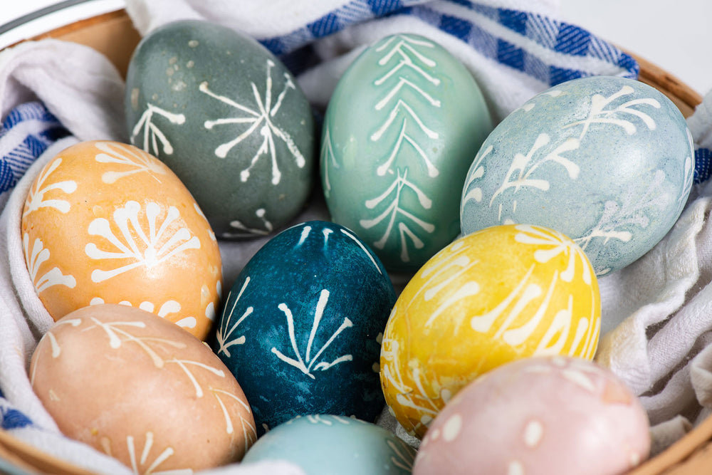 How to Naturally Dye Easter Eggs - Sweet Paprika Designs